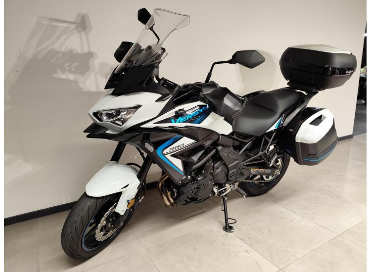 VERSYS 650 A2 / 350KMS / 2025 / PACK VALISES TOP CASE