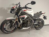 TRIUMPH STREET TRIPLE 660 S A2